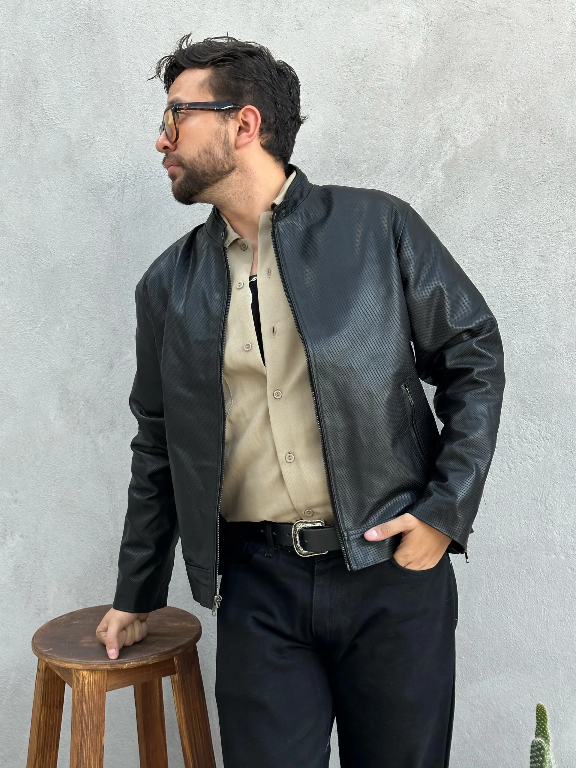 Berge darkest black piel perforada - Imagen 9