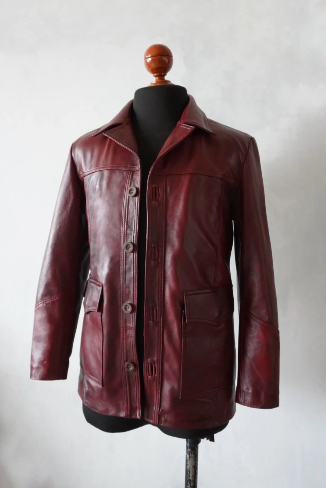 Tyler Durden gabardina red