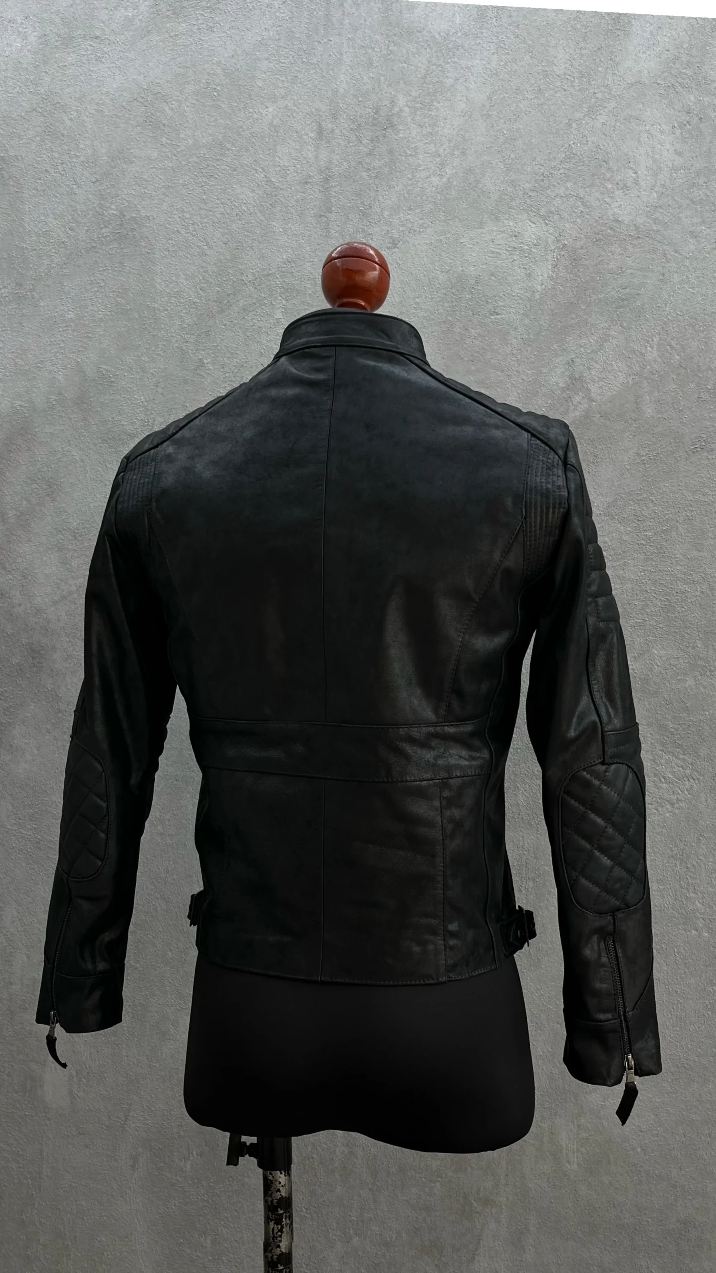 Hache darkest black - Imagen 4