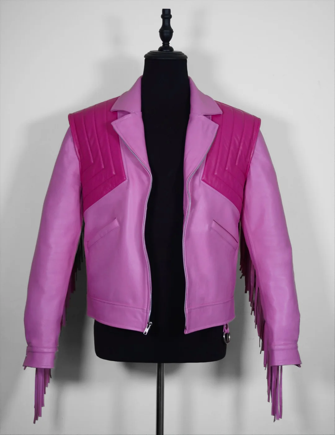 Basurero rosa y fiusha